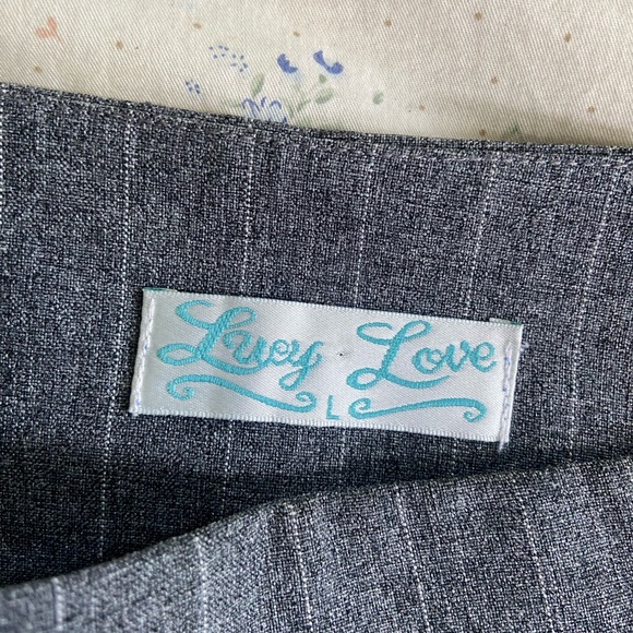 Mini skirt - Picture 3 of 3